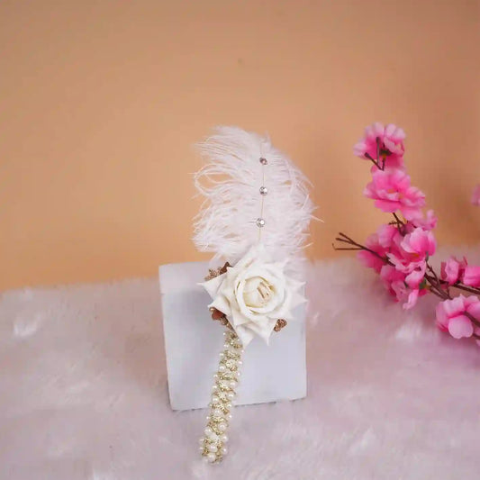 Nikah Pen with White Rose featuring pearl handle and feather top, ideal for Islamic wedding ceremonies and bridal gifts.