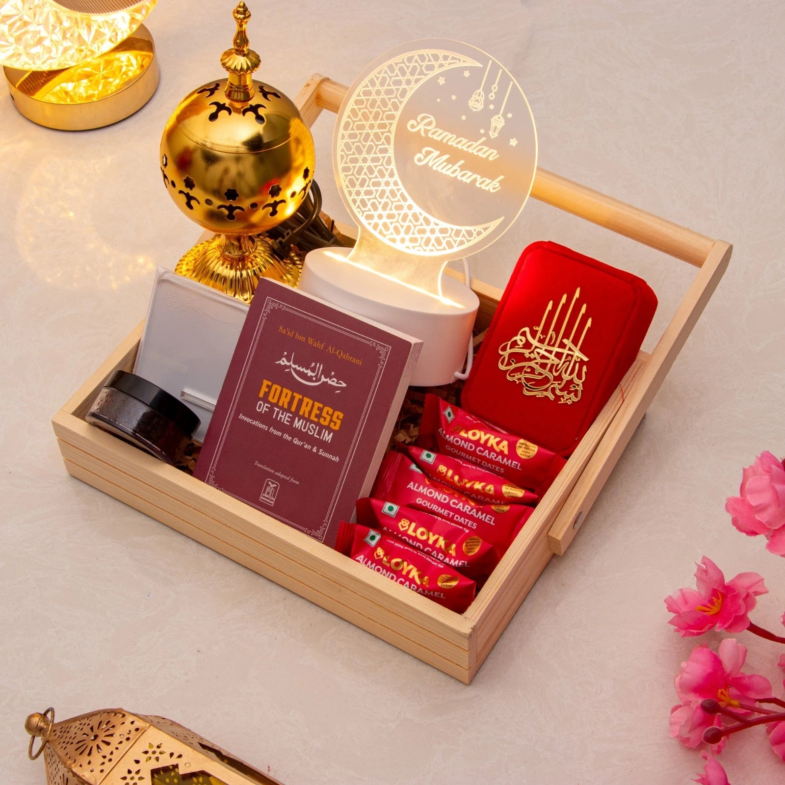 Emaan_Essence_Ramadan_Hamper_Maroon_1
