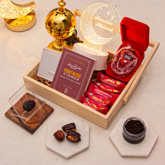 Emaan_Essence_Ramadan_Hamper_Maroon_2