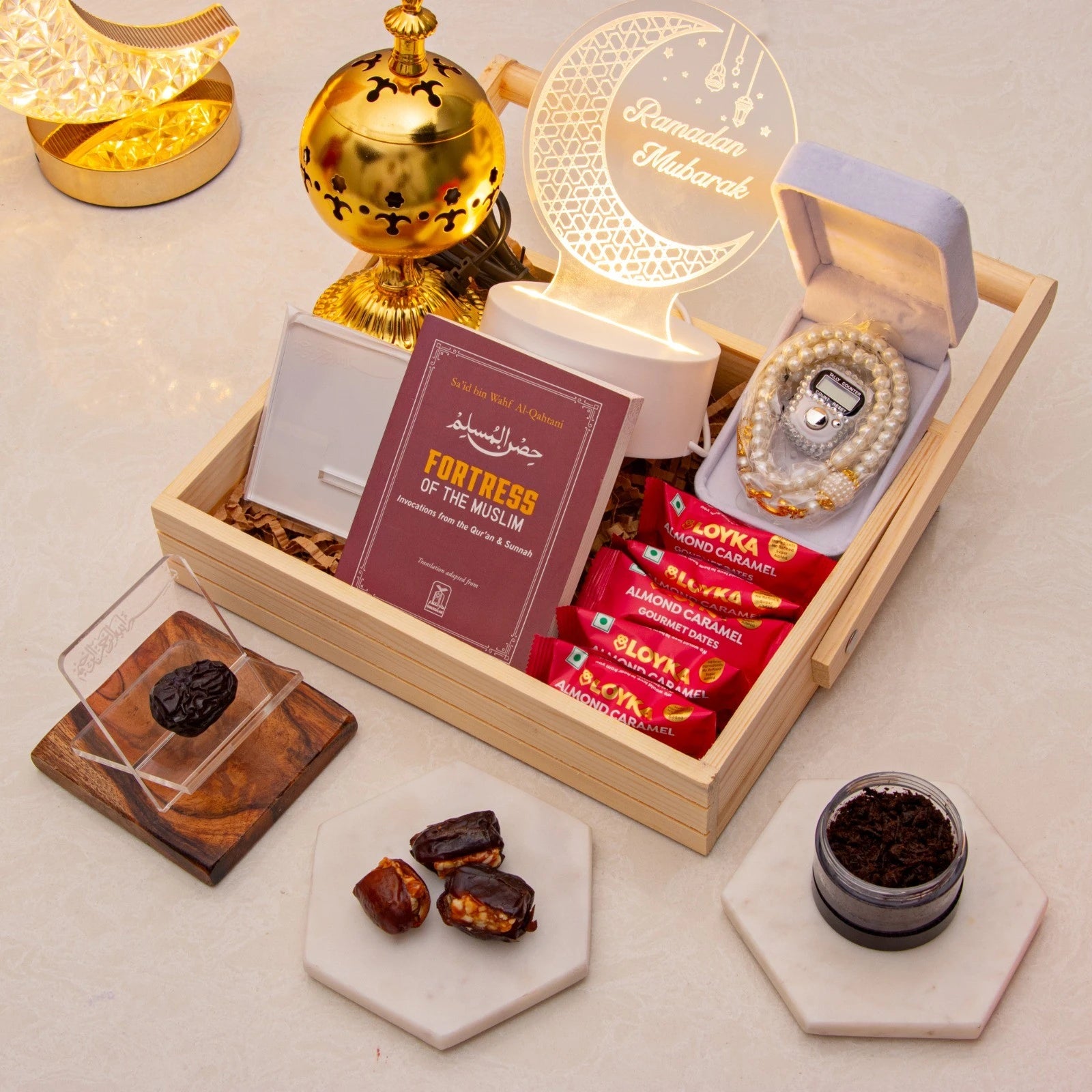 Emaan_Essence_Ramadan_Hamper_White_2