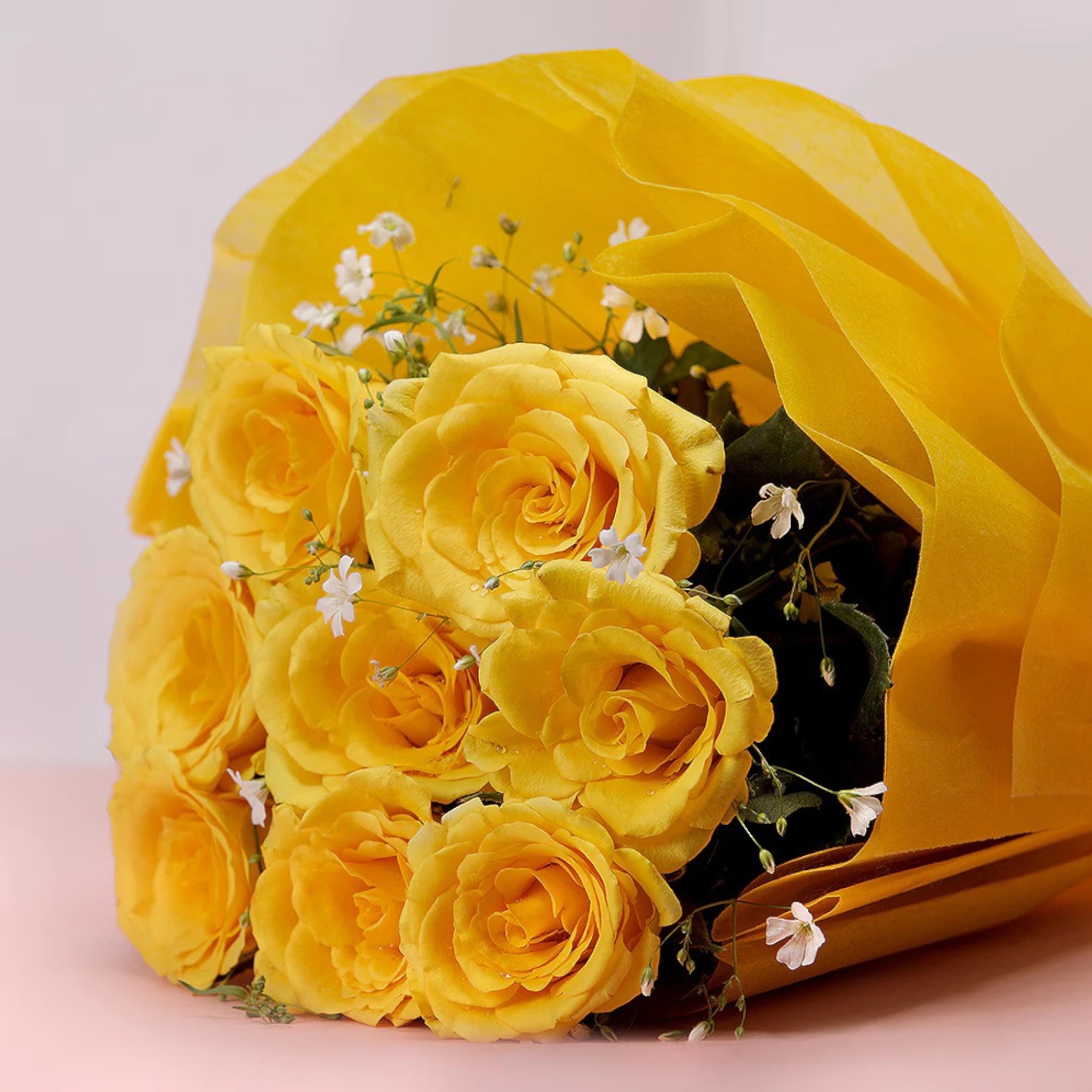 8 Yellow Roses