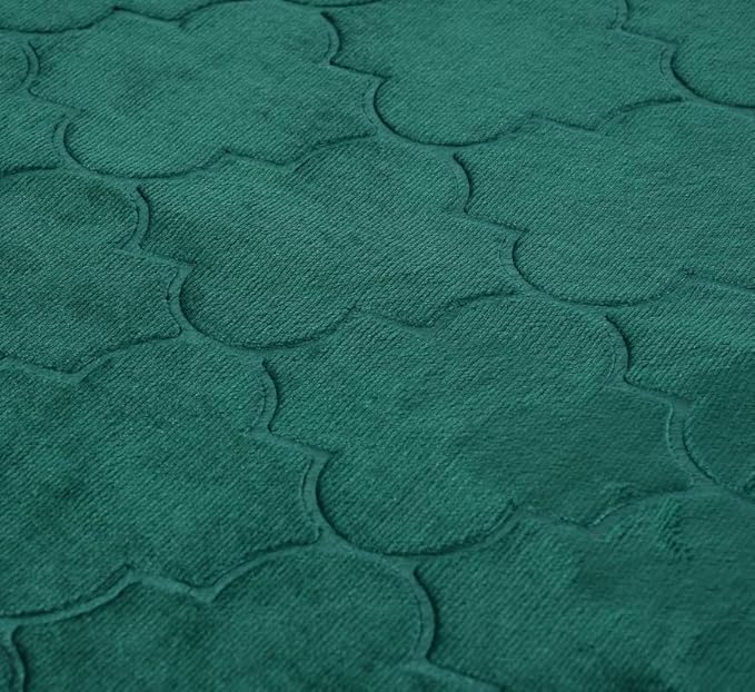 Detailed texture of the Green Dome Janamaz fabric showing premium stitching and soft material for enhanced prayer comfort.