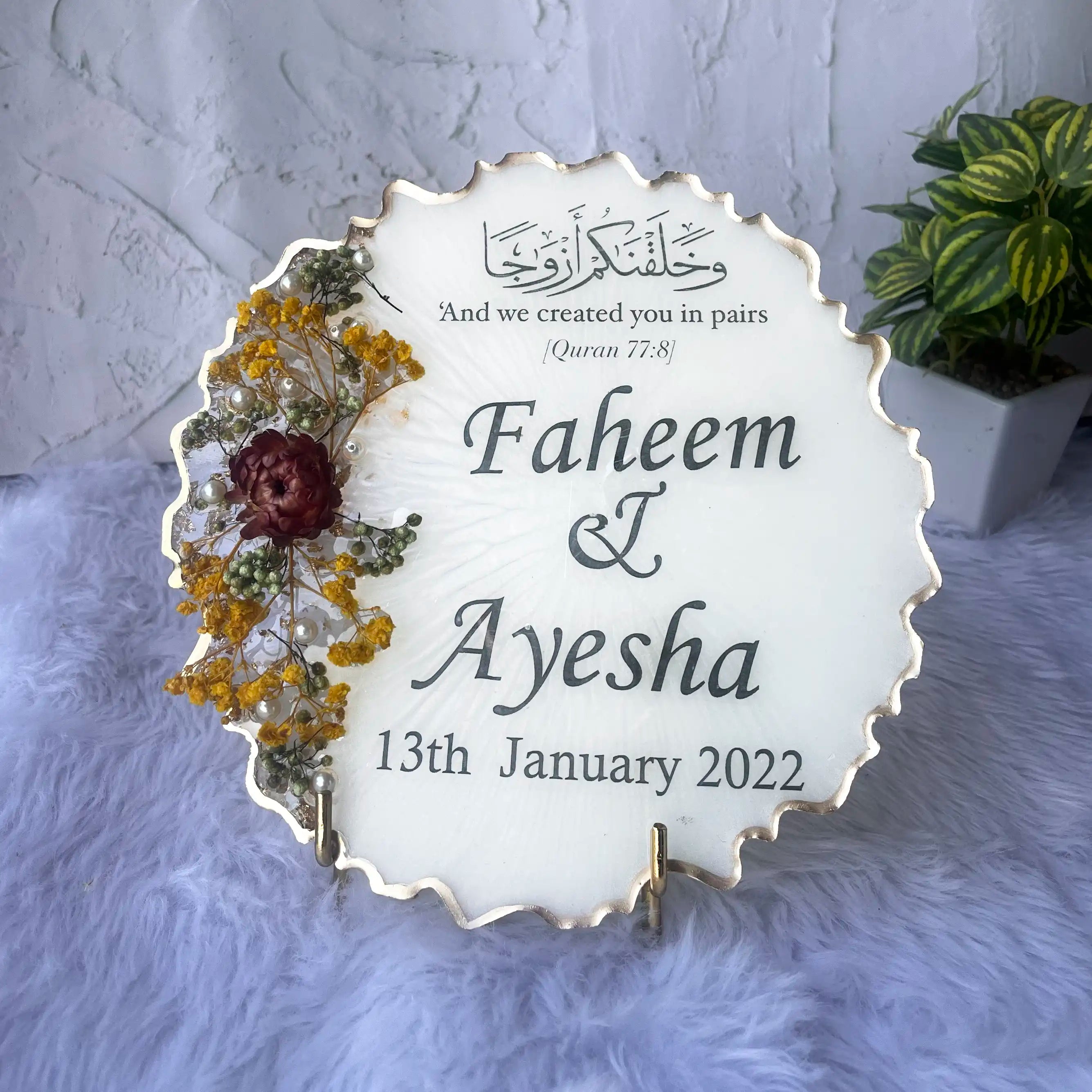 Floral Round Couple Frame