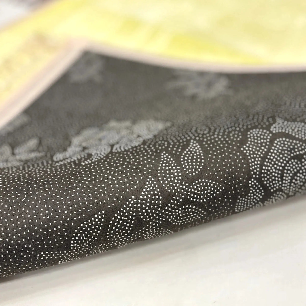 Non-slip floral patterned backing of Couple Janamaz Prayer Mat ensures comfort and stability during prayer.