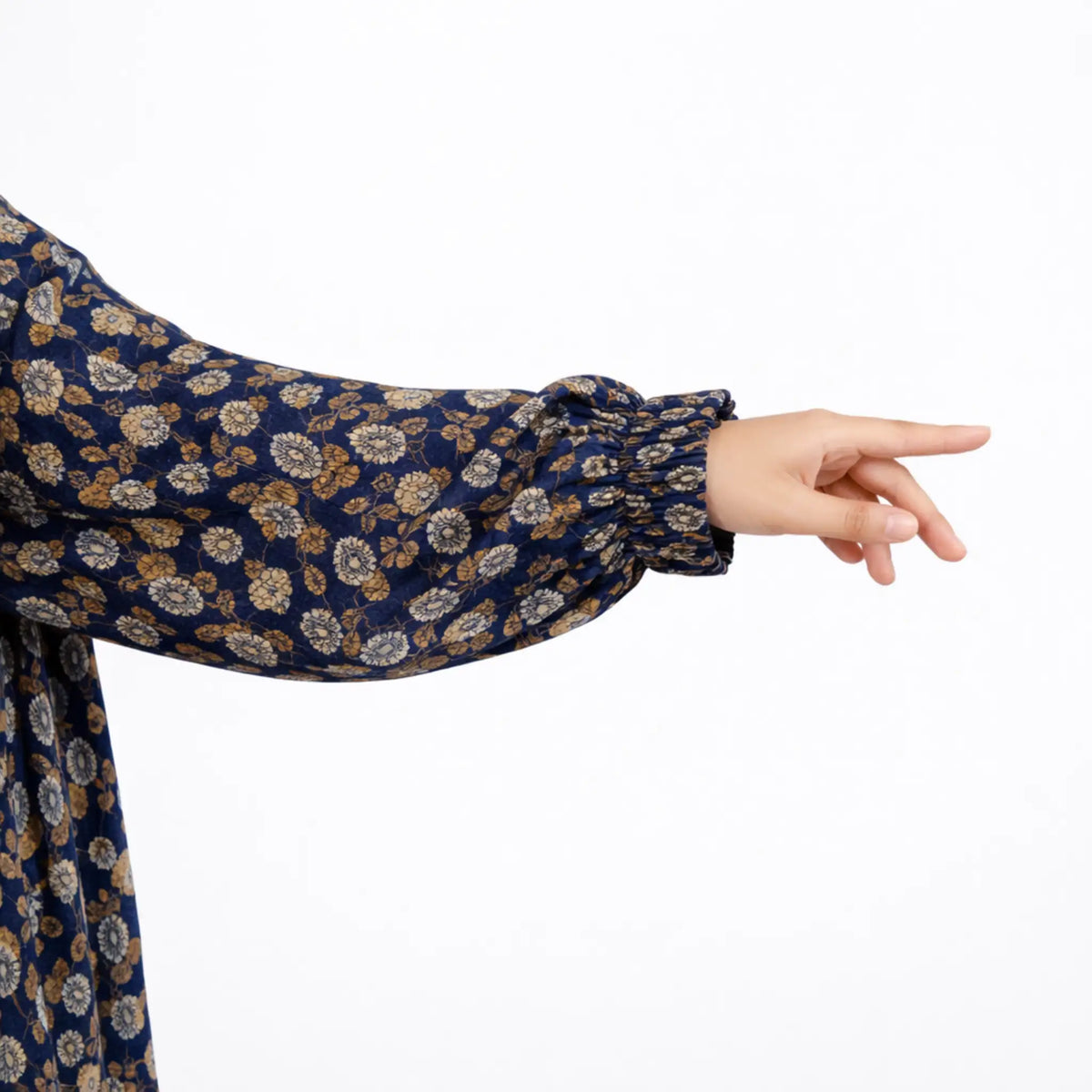 Detailed view of Prayer Dress 4's sleeve with elastic cuff, emphasizing the secure fit and premium chiffon fabric for prayer wear.