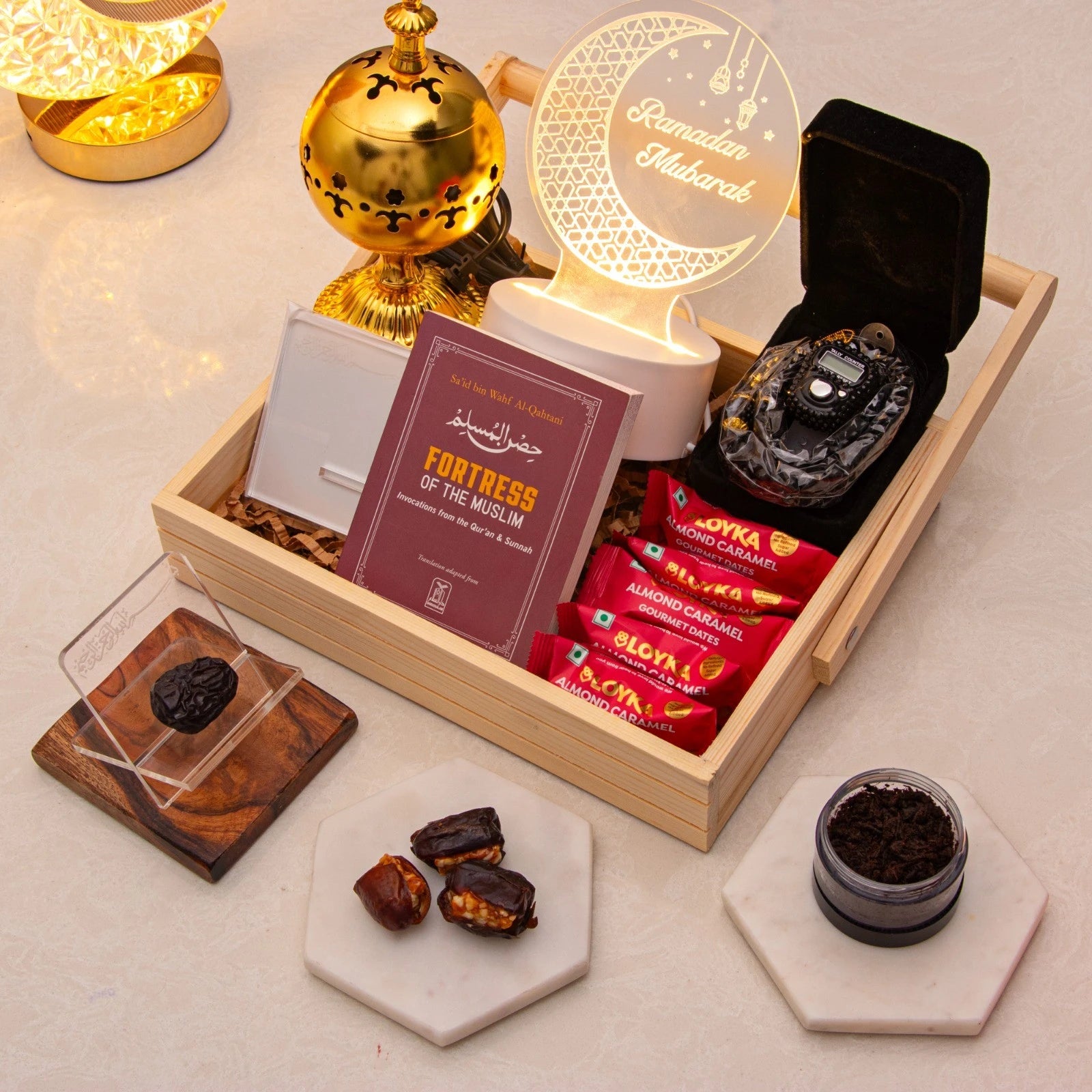 Emaan_Essence_Ramadan_Hamper_Black_2_ Main image