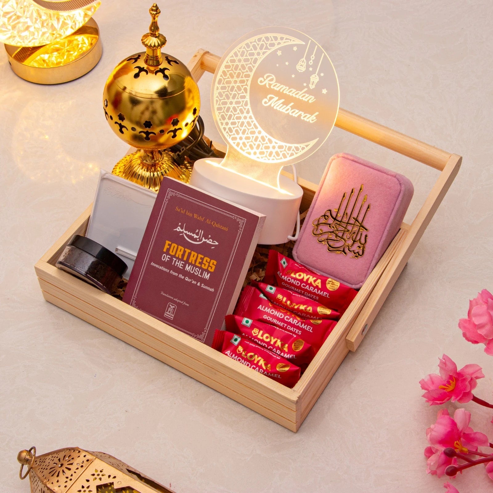 Emaan_Essence_Ramadan_Hamper_Pink_1