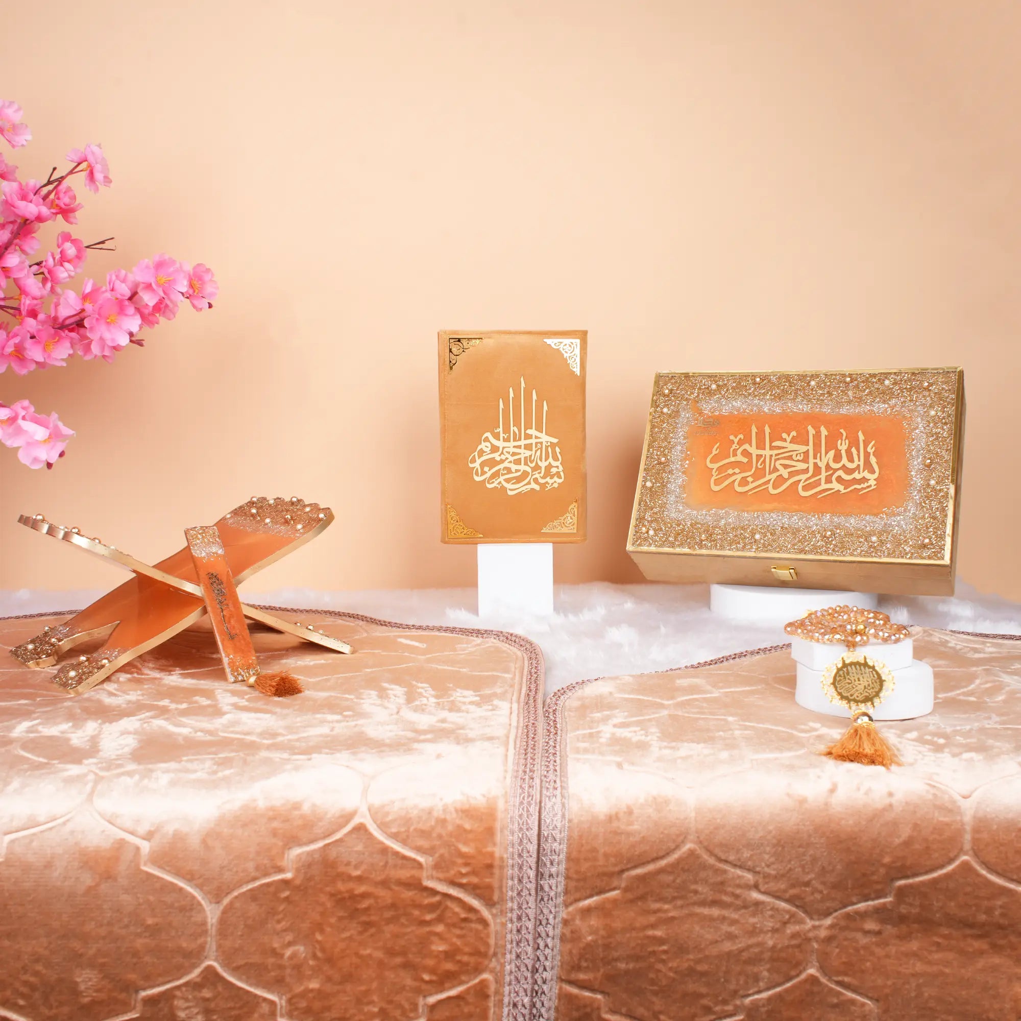 Golden Sequence Couple Ibadah Set Secondary image