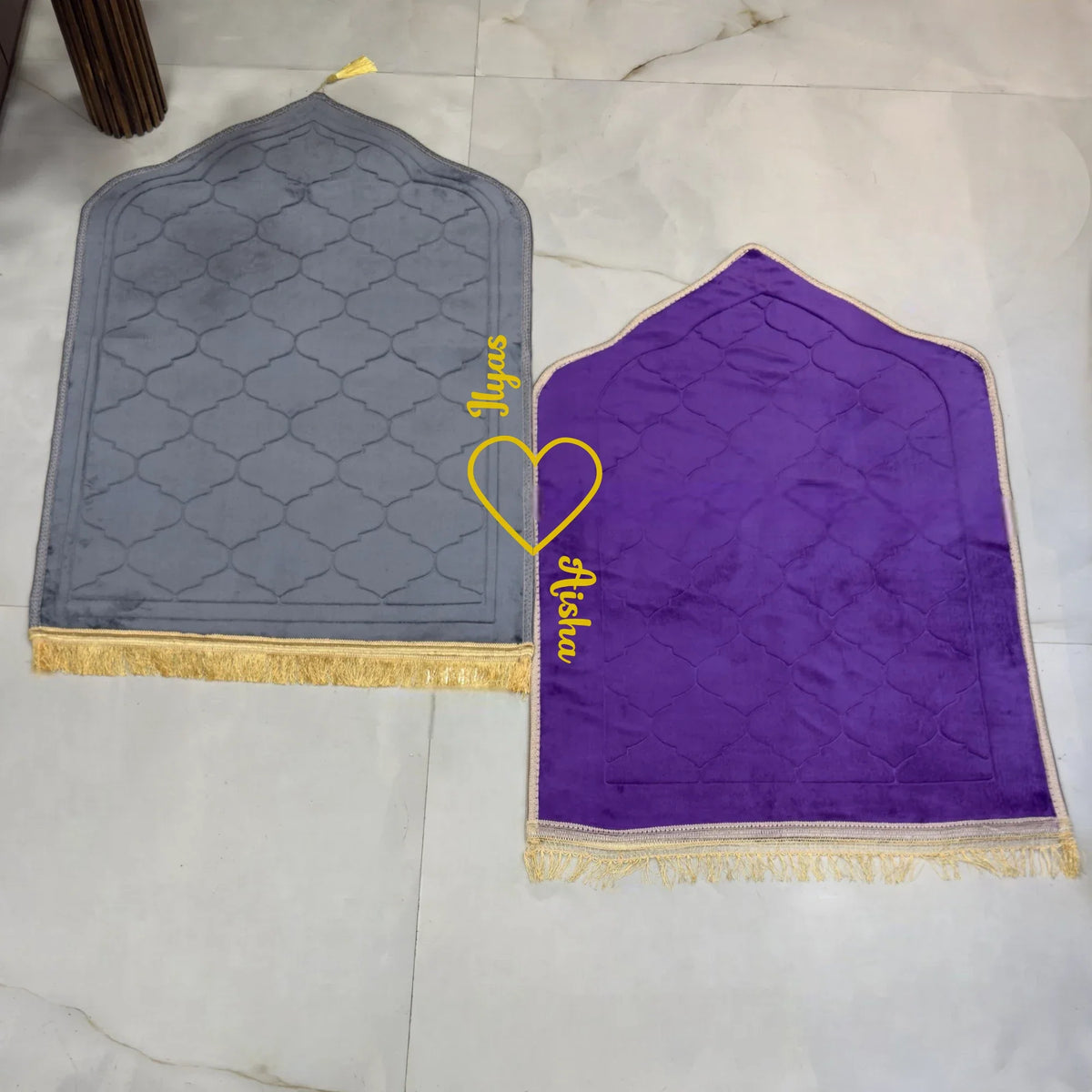 Couple Janamaz Set in grey and purple with heart design and personalized names, ideal for wedding or bridal gifts in Islamic prayer rituals.