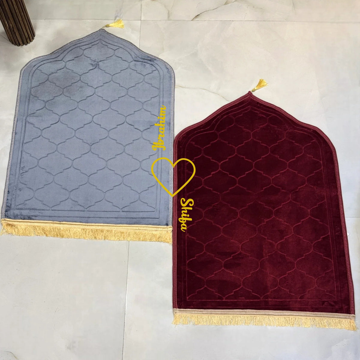 Grey & Maroon Dome Janamaz Set for couples with heart design and personalized names, perfect for Islamic wedding or bridal gifts.