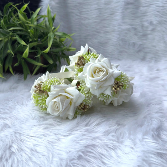 Handcrafted White Floral Gajra