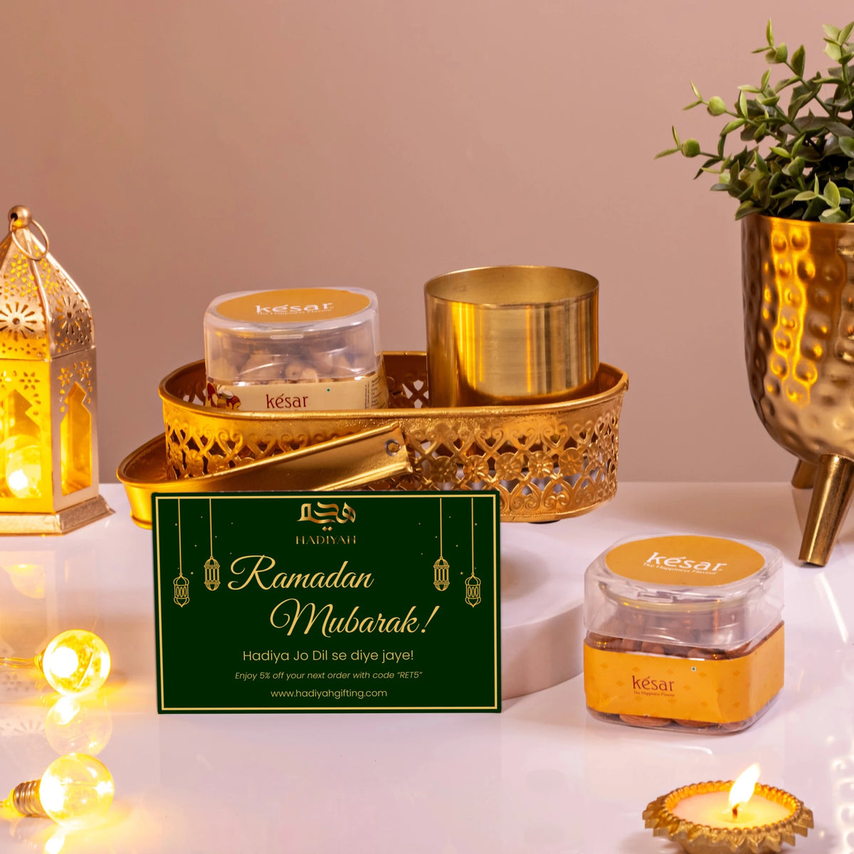 Noor Al-Midnight Delight - Ramadan Gift Hamper with golden tray, roasted nuts, candle, and greeting card. Ideal for festive gifting in Jaipur.