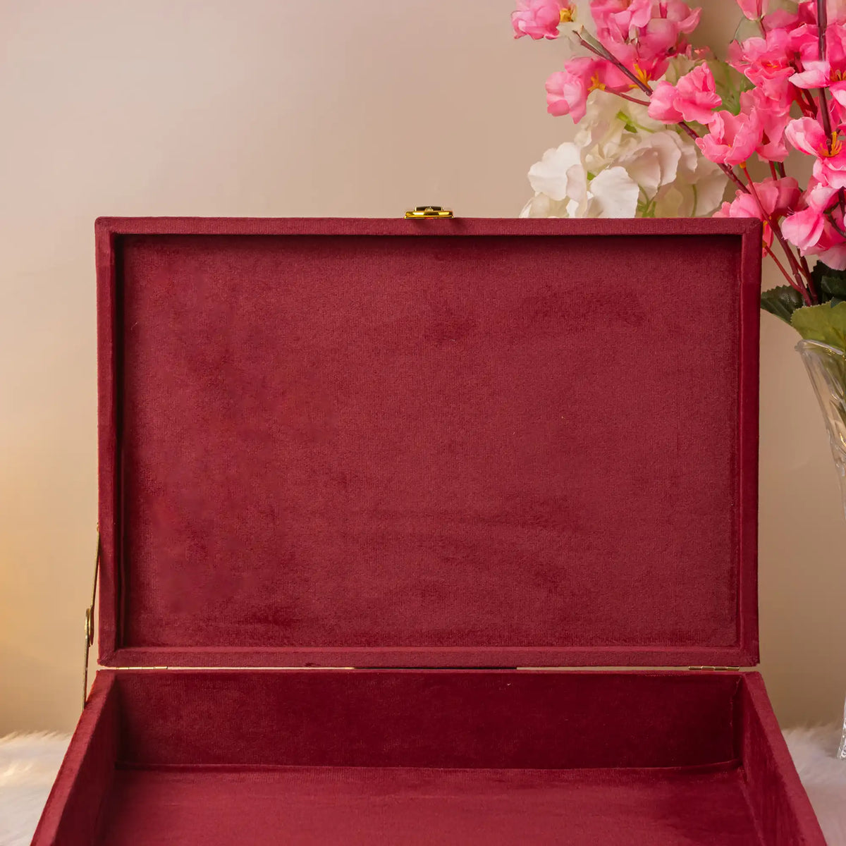 Open maroon velvet gift box from Amaanat-e-Nikaah - Sawab-e-Jariya Collection, ideal for presenting Quran gift sets at weddings and Nikah ceremonies.