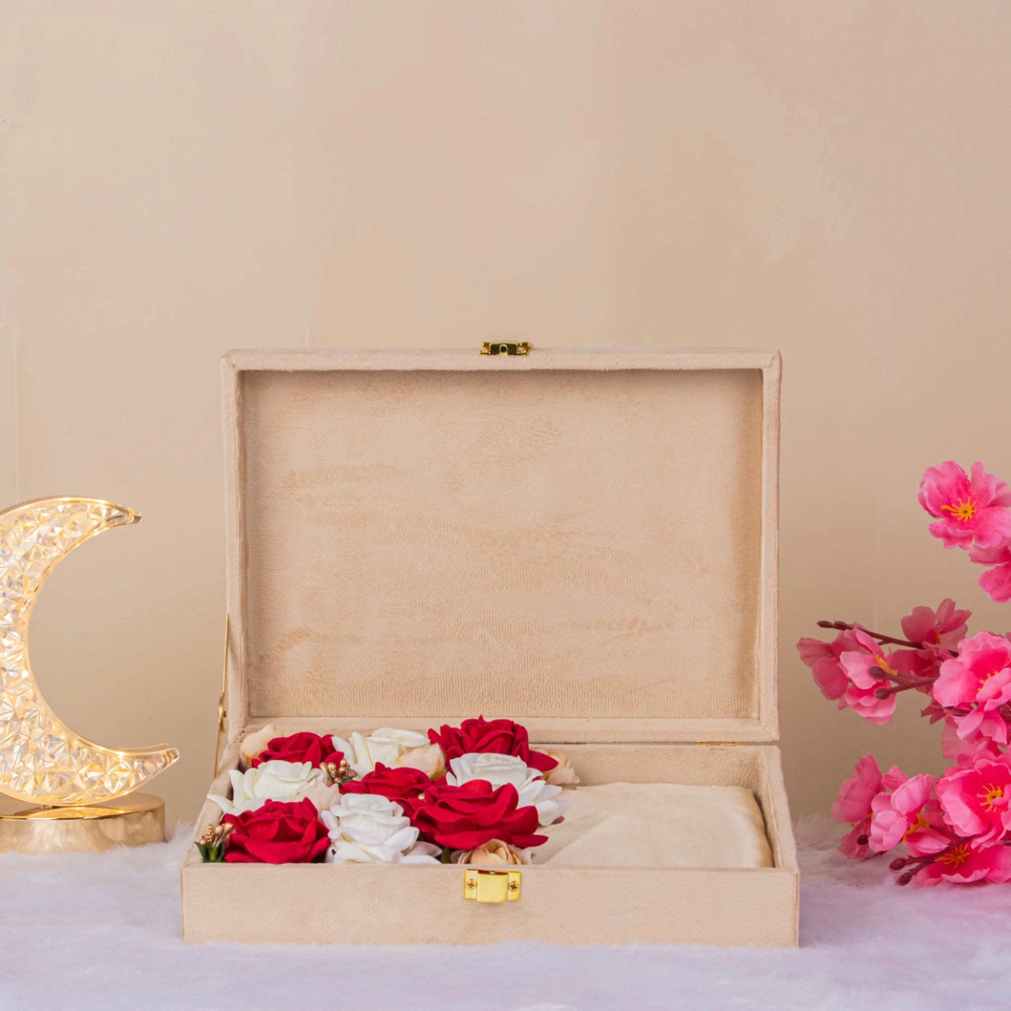Elegant Offwhite Bridal Meher Box with floral decor and fabric pouch, perfect for gifting during Nikah and honoring Meher traditions.