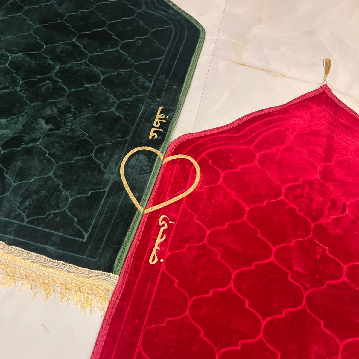 Maroon & Green Dome Couple Janamaz with Heart design, featuring plush velvet texture and gold calligraphy, ideal for Islamic wedding gifts.