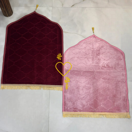 Couple Janamaz Set Gift in maroon and pink with dome design and heart motif, ideal for Islamic wedding or bridal gifts.