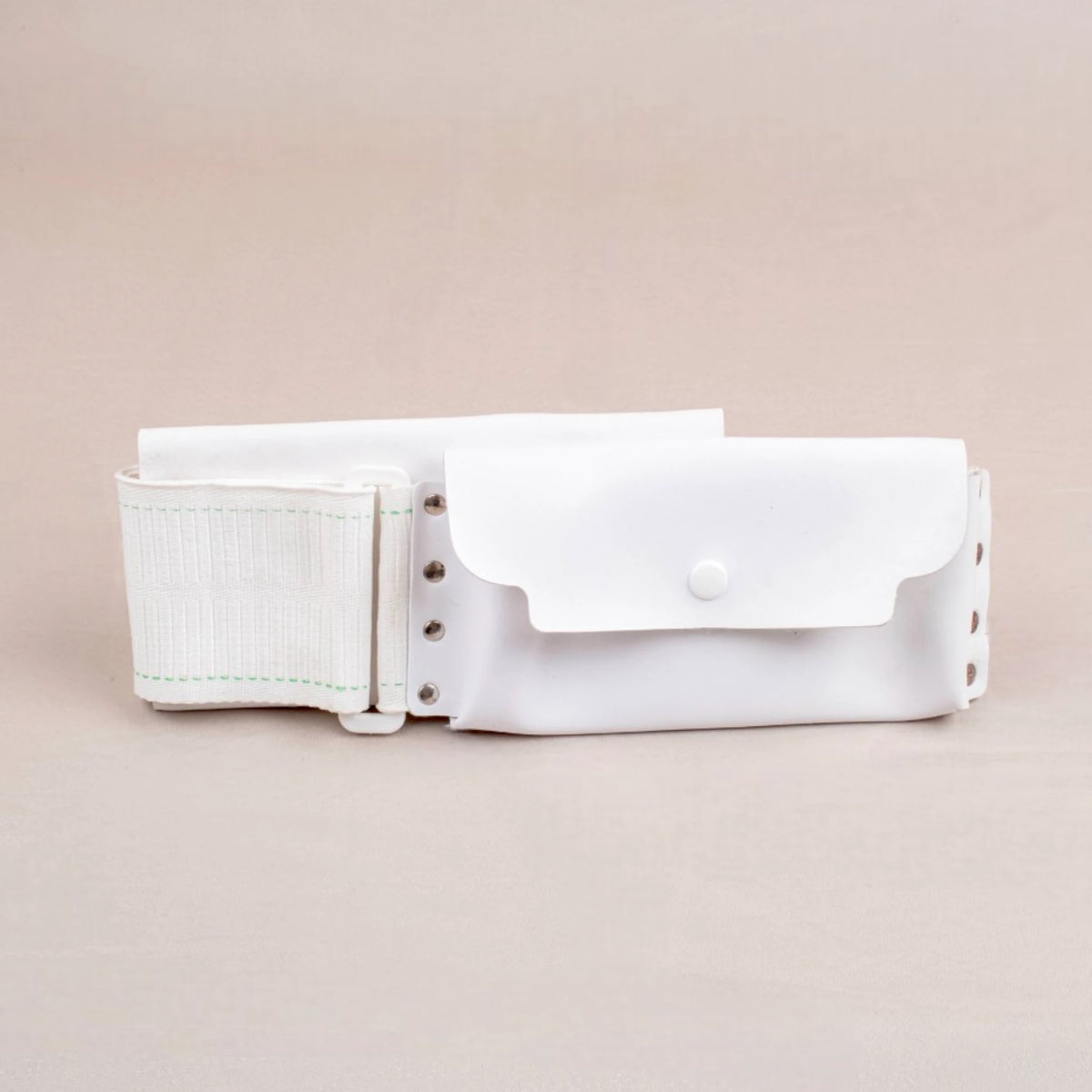 Men's Ihram Belt - Hajj & Umrah Essential in white with secure pouch. Durable, lightweight design for storing money, IDs, and documents.
