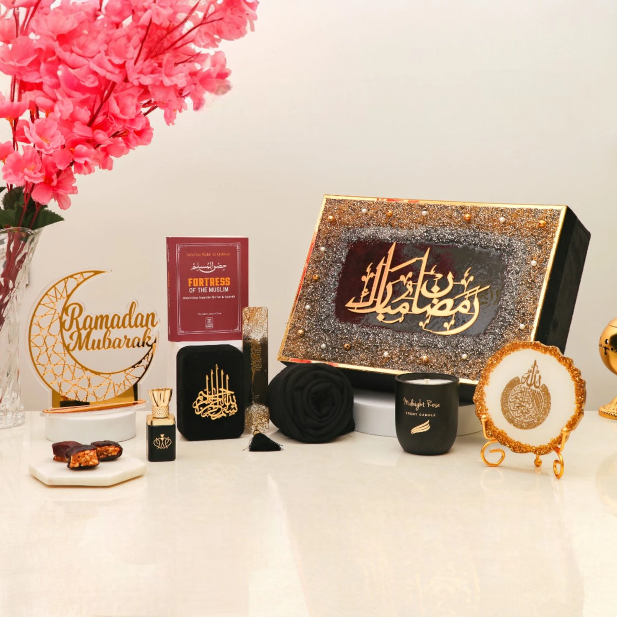 Elegant Noor Al-Ramadan Gift Box in black with Islamic essentials and decor, ideal for Ramadan gifting to New Zealand.