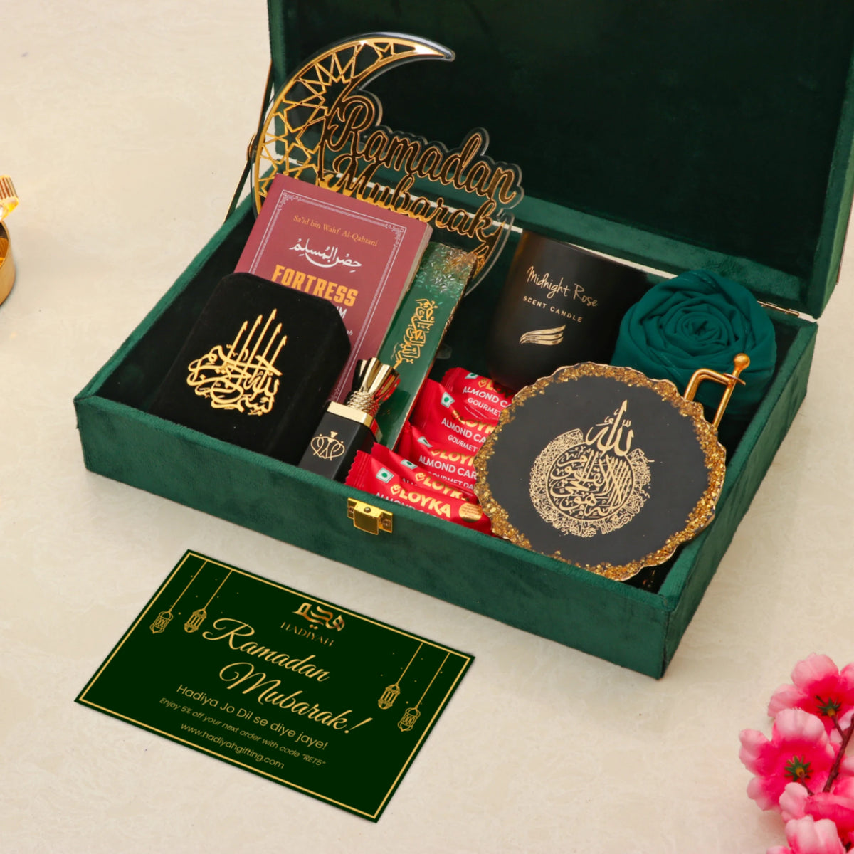 Luxurious Noor Al-Ramadan Gift Box with tasbeeh, hijab, and Islamic items, ideal for Ramadan gifting in Jaipur or internationally.