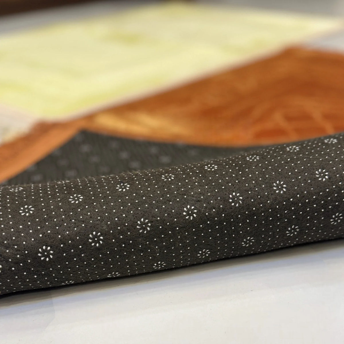 Non-slip backing of the Rectangle Couple Janamaz Set, ensuring comfort and stability during prayer, ideal for gifting occasions.