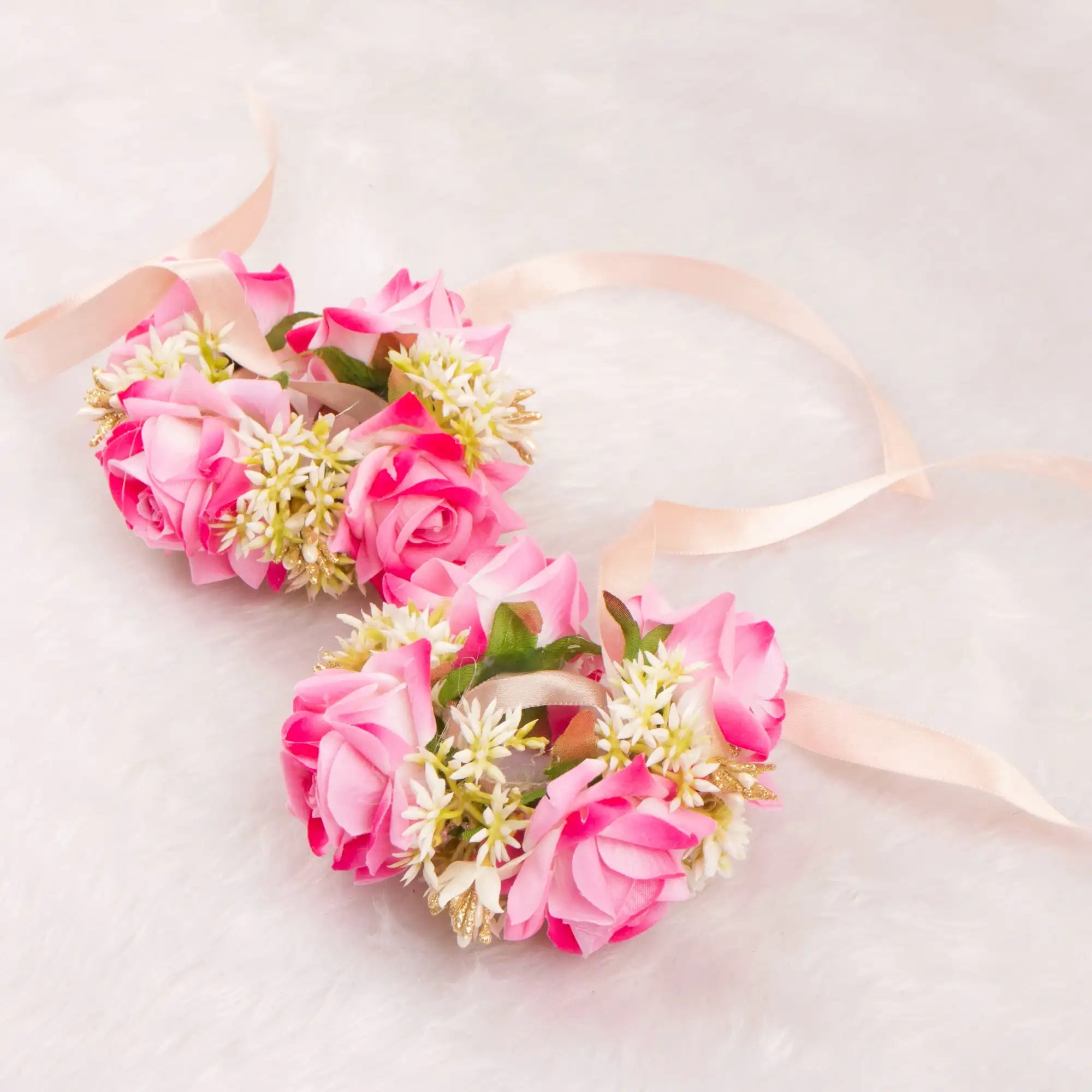 Handcrafted Pink Floral Gajra Secondary image