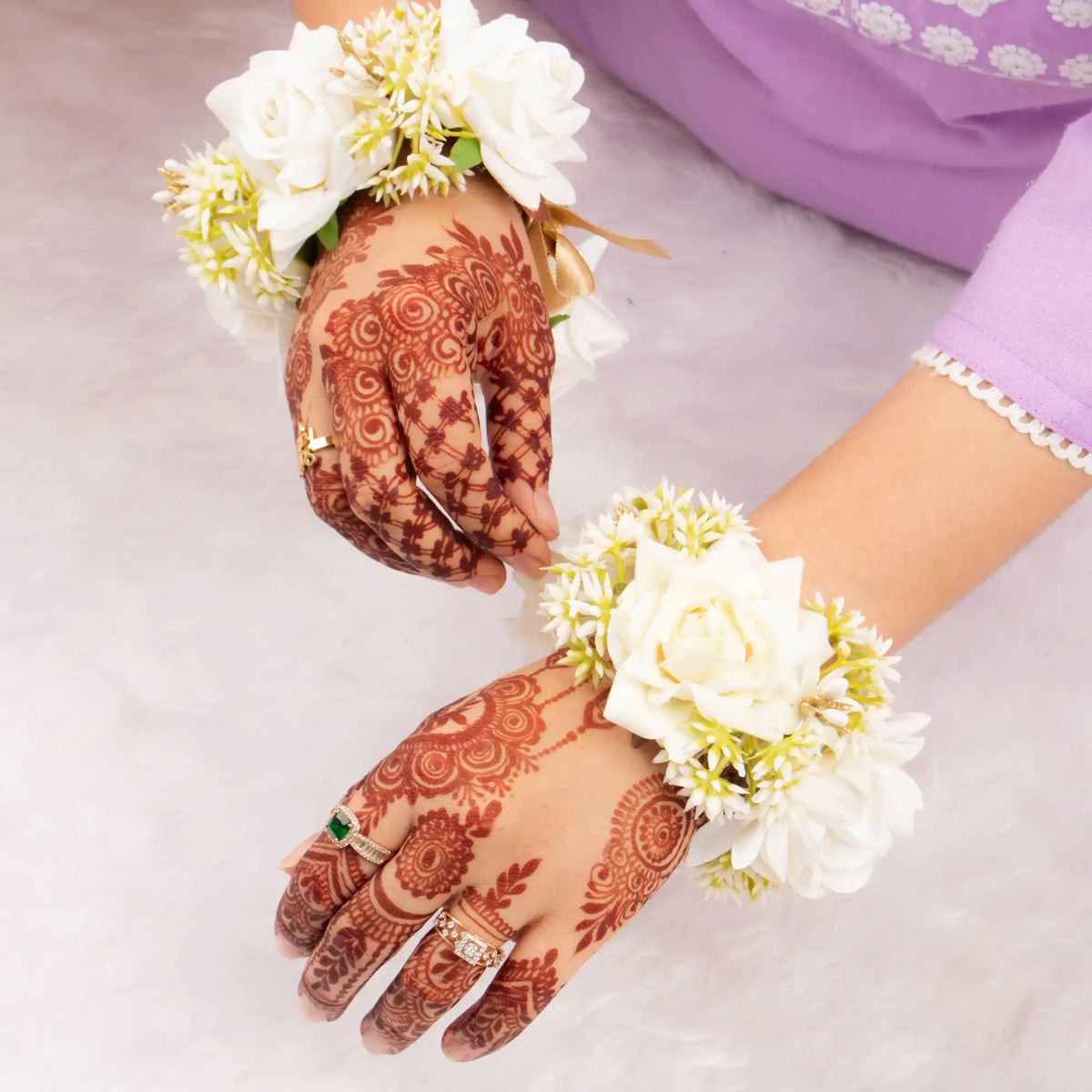 Handcrafted White Floral Gajra