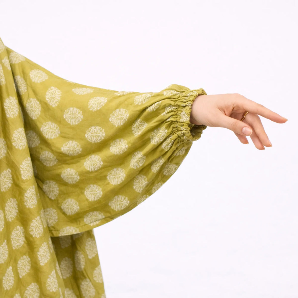 Zaitoon Knee Length Printed Cotton Namaz Makhna