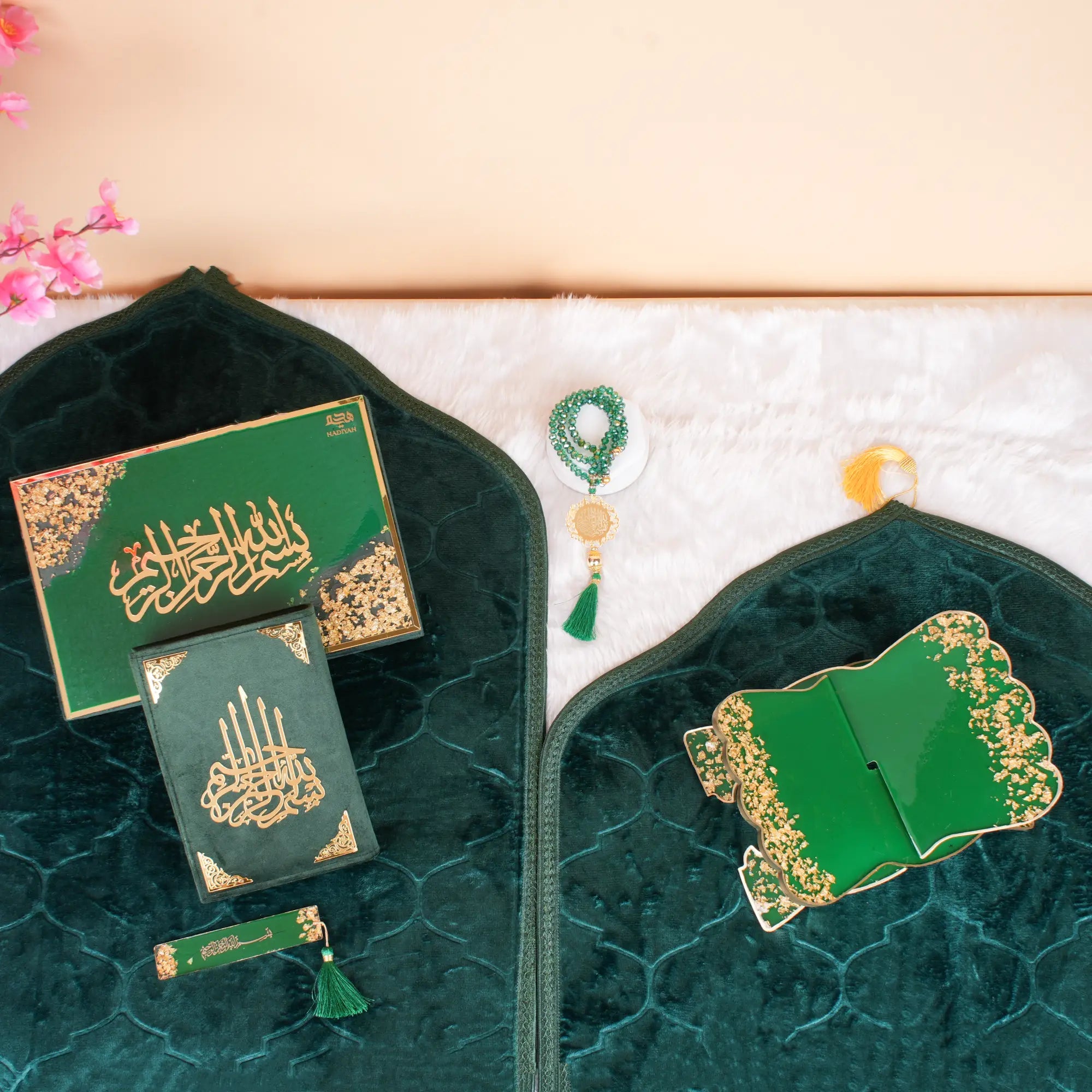 Green Flakes Couple Ibadah Set Main image