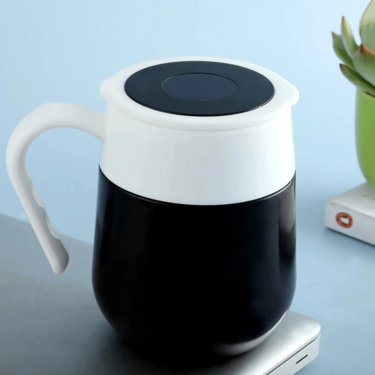 Dear Calories Personalized Temperature Mug with smart lid, sleek black and white design, ideal for modern kitchen or office use.