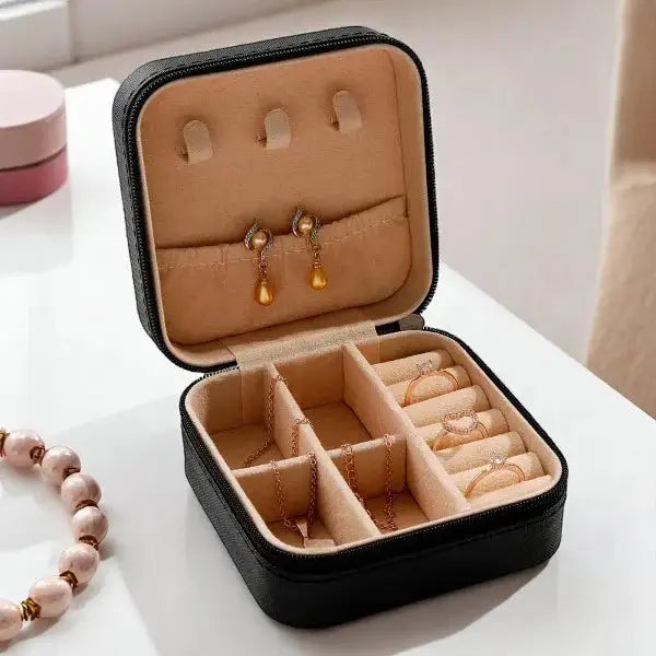 Mini Jewelry Box - Personalized Organizer with soft velvet interior, ideal for rings, earrings, and necklaces. Compact storage for travel or daily use.